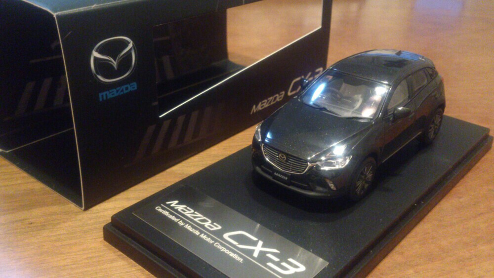 マツダエース CX-3 モデルカー ジェットブラックマイカ 1/43 の