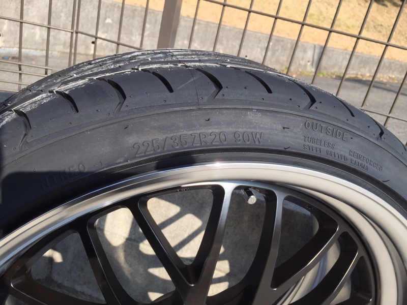 中古 225/35R20 NITTO NeoGEN 2本 ニットー まぬがれ