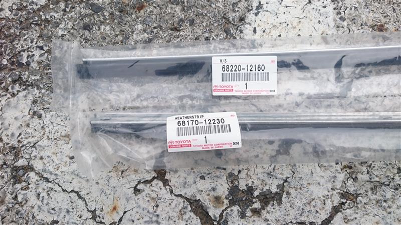 ★新品 トヨタ レビン/トレノ AE86 ルーフサイドレール ウェザーストリップ ☆新品 トヨタ レビン/トレノ AE86 ルーフサイドレール ウェザー