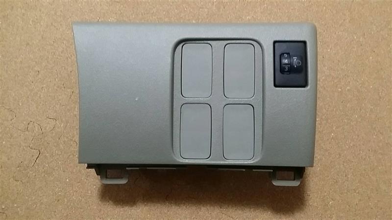 ダイハツ(純正) タント(L375S)マニュアルレベライザースイッチ