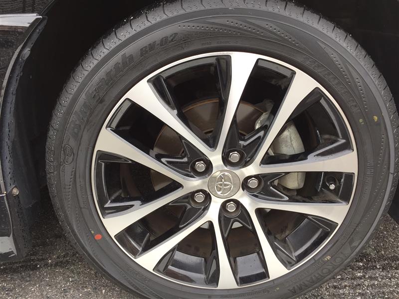 YOKOHAMA BluEarth RV-02 225/50R18 のパーツレビュー