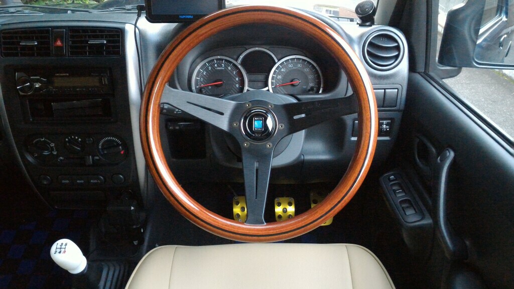 NARDI クラシックウッド&ブラックスポークディープコーン のパーツ 