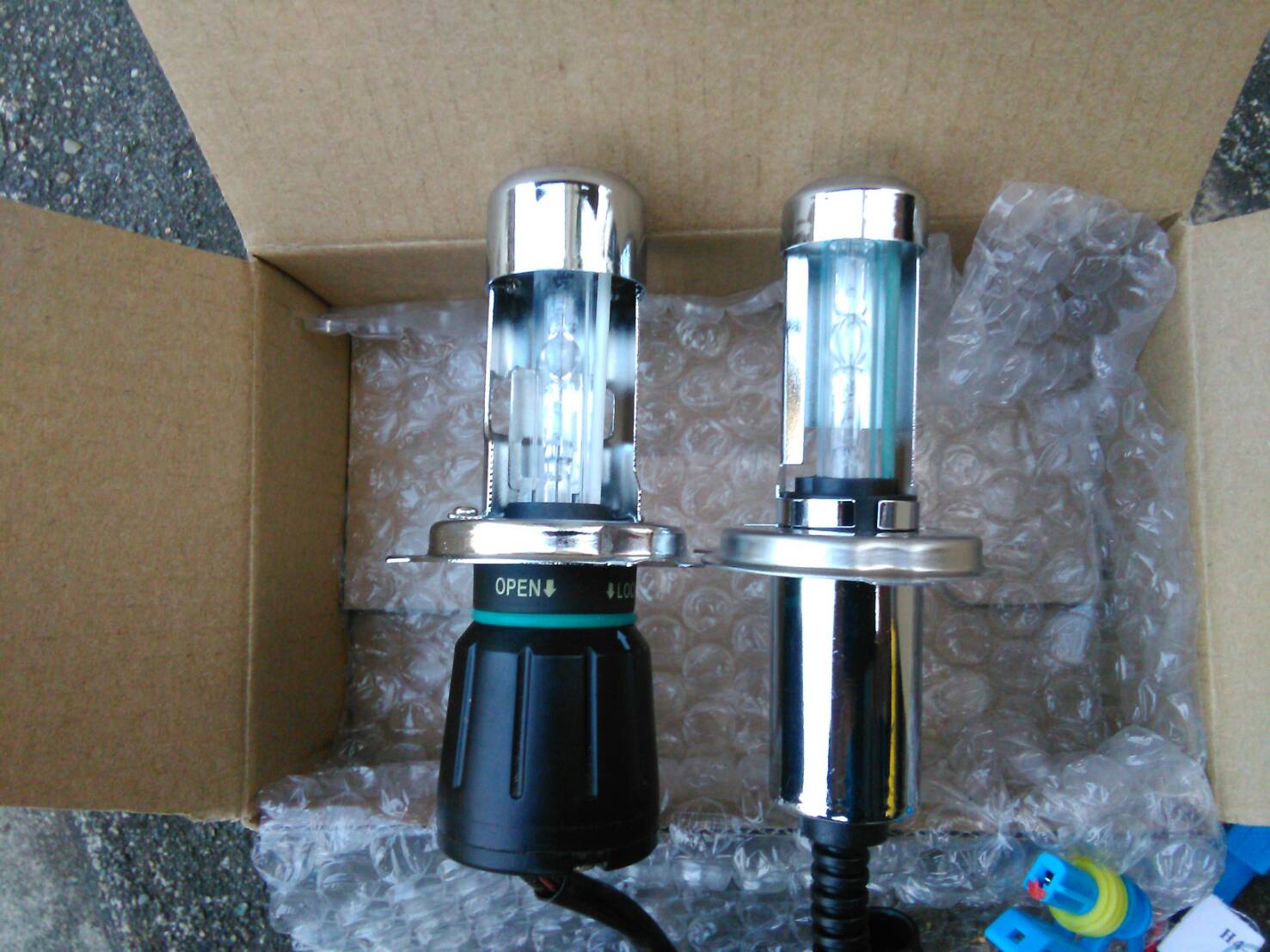 JC STYLE H4 2206 HID交換用バルブ のパーツレビュー | eKクラッシィ(コボスケ) | みんカラ JC STYLE H4 2206 HID交換用バルブ のパーツレビュー | eKクラッシィ(コボスケ) | みんカラ