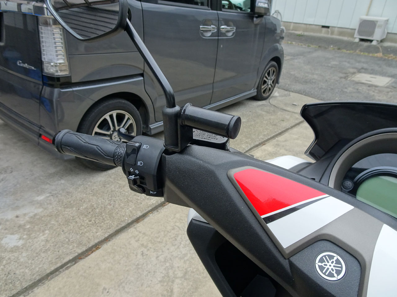 Hirochi スクーター用スマートフォンホルダー取付金具 ショートバーブラケット黒 のパーツレビュー Nmax うるふ みんカラ Hirochi スクーター用スマートフォンホルダー取付金具 ショートバーブラケット黒 のパーツレビュー Nmax うるふ みんカラ