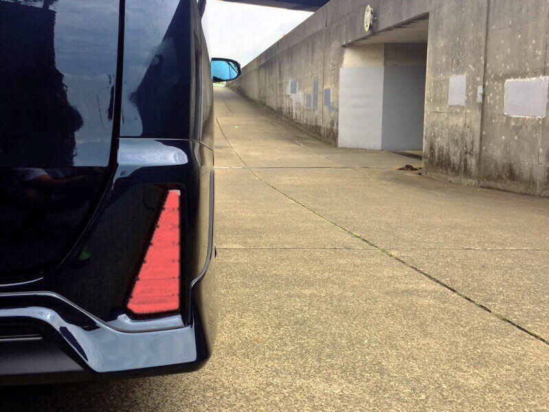 Valenti Jewel Led リアバンパーリフレクター のパーツレビュー ヴォクシー Aru Garage みんカラ