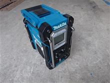 makita 充電式ラジオ　MR108