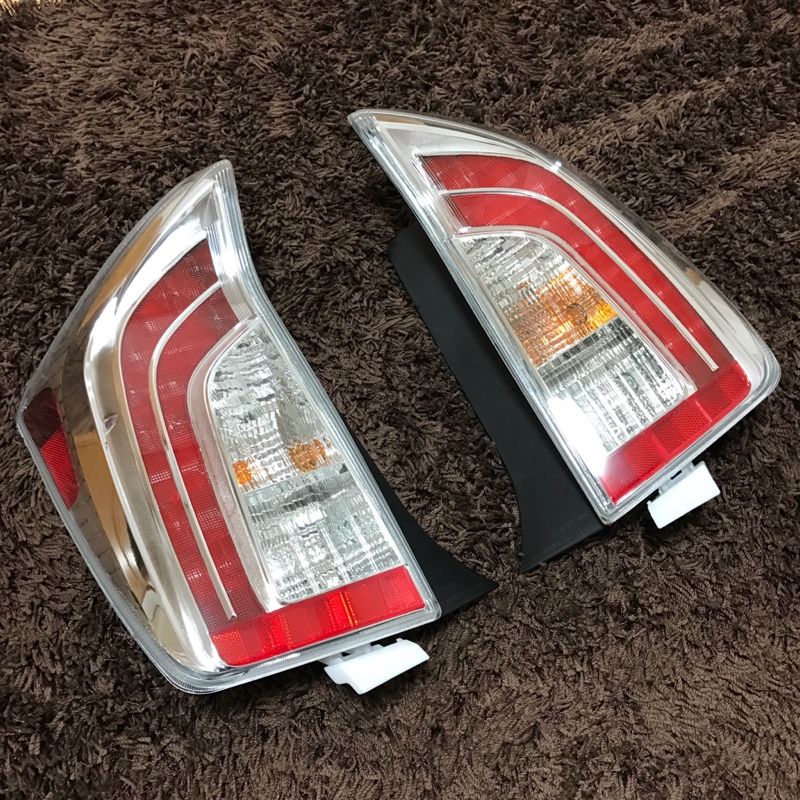 TYC 30プリウス OEM 北米仕様 テール のパーツレビュー