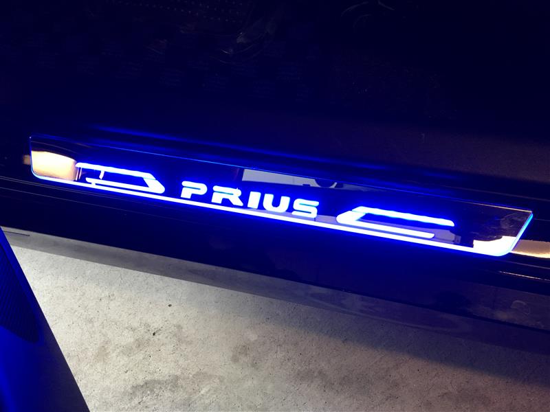 不明 流れるLED スカッフプレート ブルー のパーツレビュー