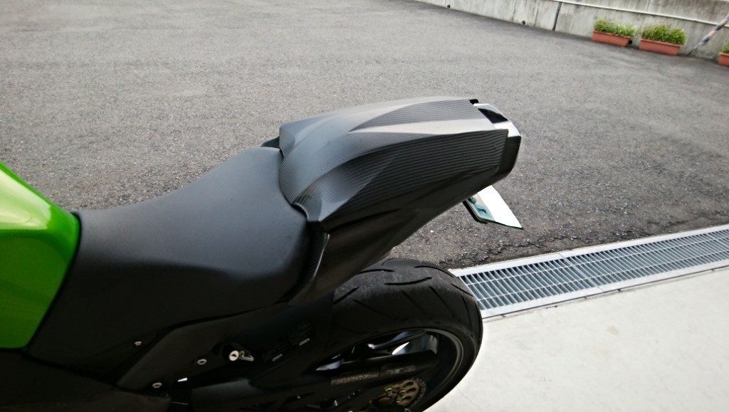 川崎重工業株式会社 なんちゃって カーボン シングルシート