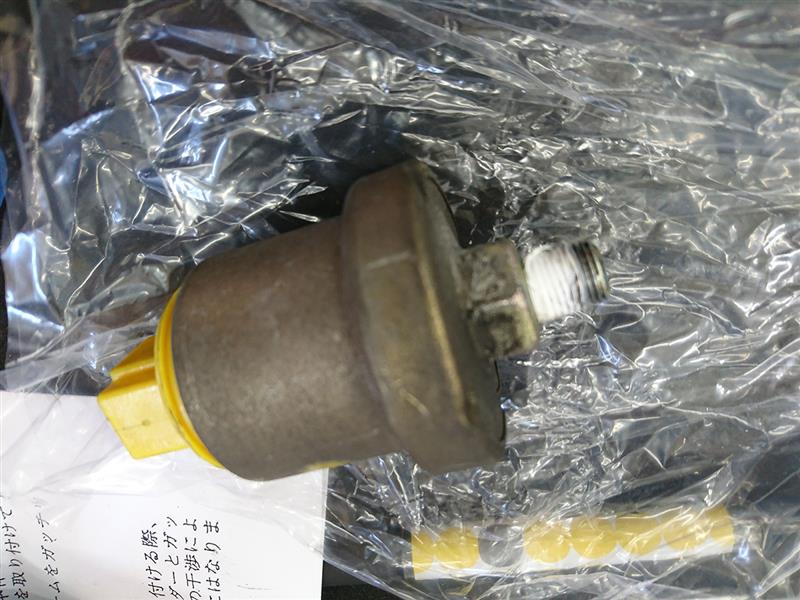 GM 純正 オイルプレッシャーセンサー 油圧センサー GM 純正 オイルプレッシャーセンサー 油圧センサー