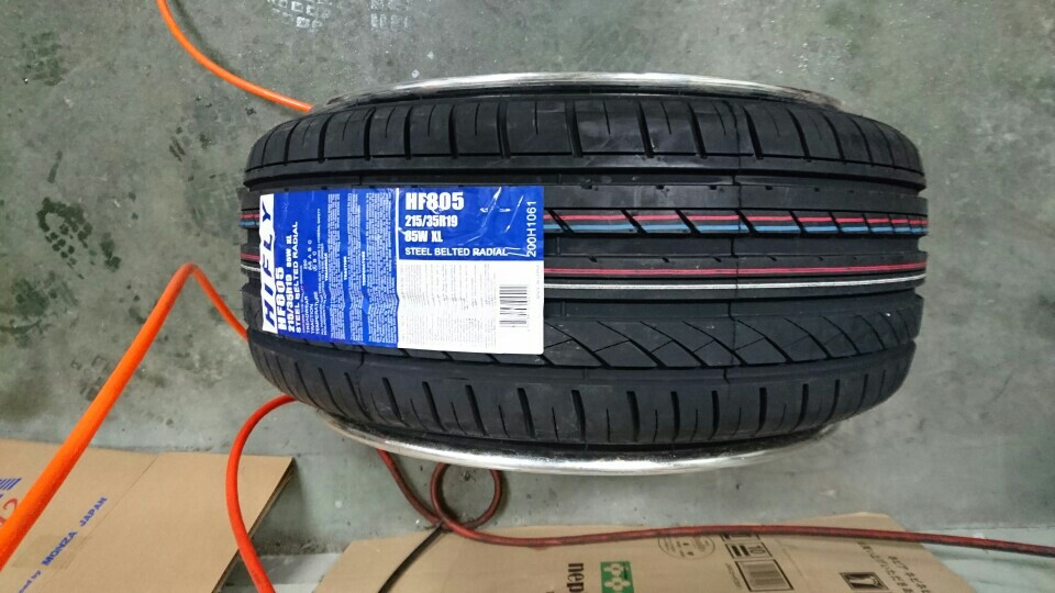 タイヤ サマータイヤ ハイフライ HF805 225/35R19 : AUTOWAY