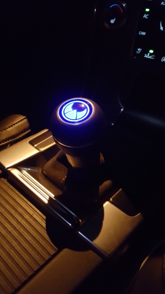 Heico Sportiv Japan シフトレバー ブラックレザー イルミネーション のパーツレビュー Xc60 Pearly Volvo みんカラ