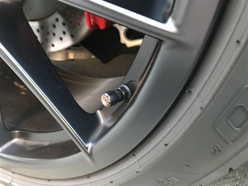 ポルシェ(純正) クレスト付バルブキャップ のパーツレビュー