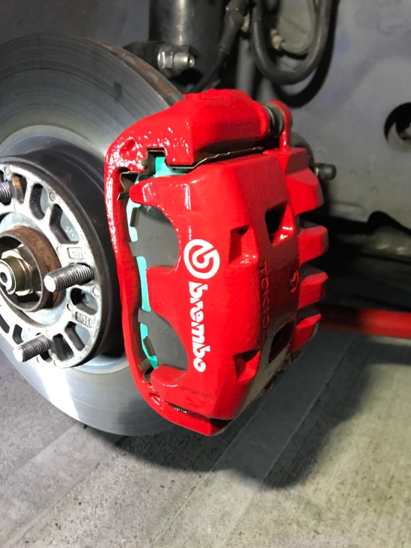 某メーカー 純正キャリパー(ビッグキャリパー化) のパーツ