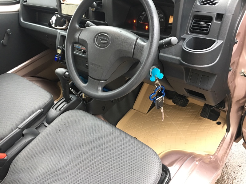ダイハツ(純正) カーペットマット/フロアマット のパーツレビュー | ハイゼットトラック(RSしろいぬ) | みんカラ ダイハツ(純正) カーペットマット/フロアマット のパーツレビュー | ハイゼットトラック(RSしろいぬ) | みんカラ