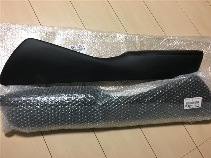 フロントドアアームレストASSY RH 2018/01以降 30系