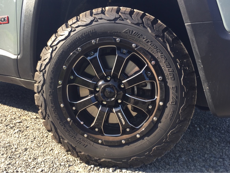 引取り限定】BFGoodrich KM3＋MKW MK-46 5本 バリ溝 タイヤ