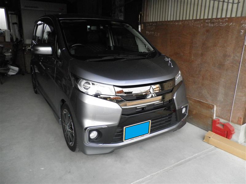 三菱自動車(純正) フロントグリル(ダーククロームメッキ) の