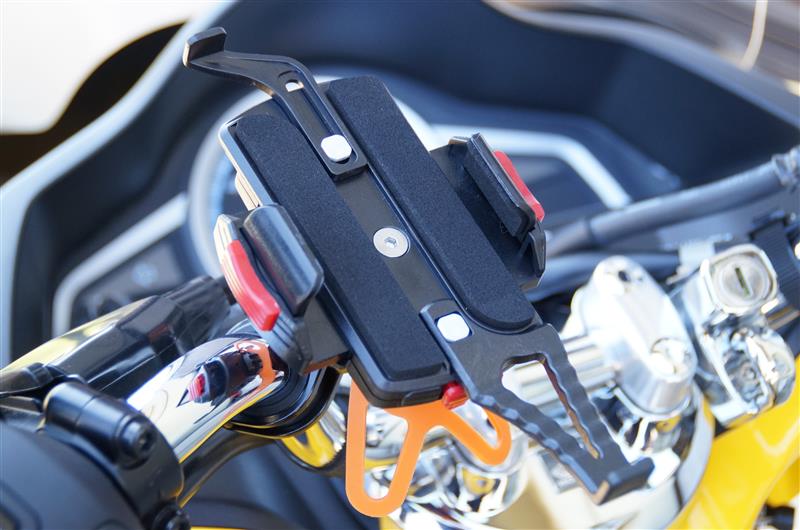 Daytona バイク バイク用 スマートフォンホルダーwide Ih 550d リジット のパーツレビュー Pcx へべ みんカラ