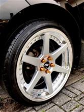18インチ8j 215/40r18に関する情報まとめ - みんカラ