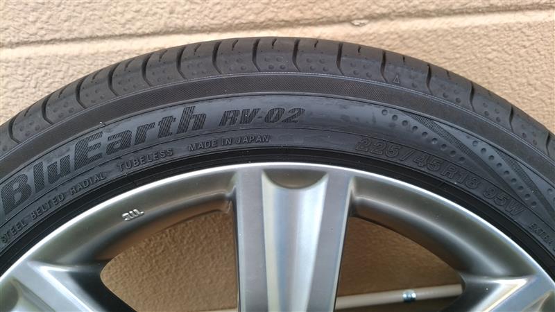 YOKOHAMA BluEarth RV-02 225/45R18 のパーツレビュー | プリウスα