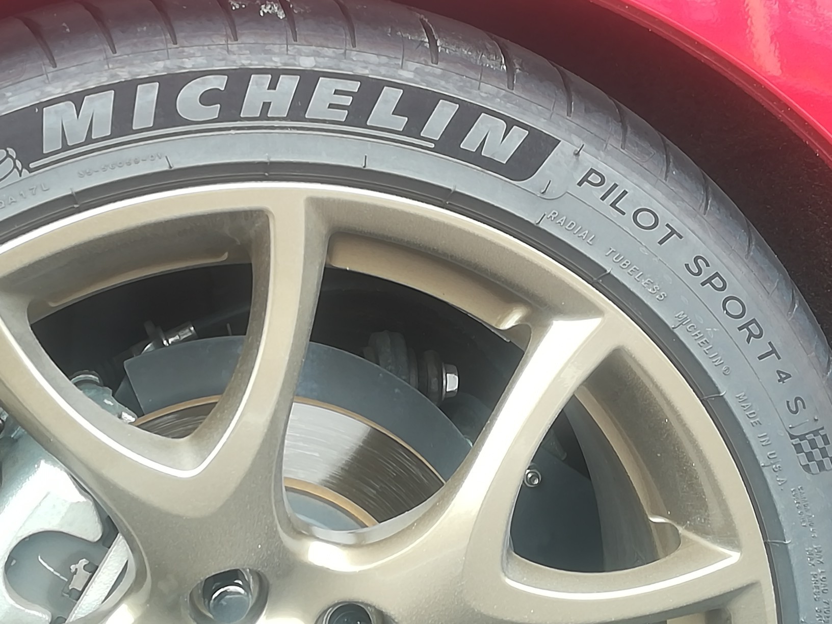 AL完売しました。 送料無料 ミシュラン スポーツタイヤ MICHELIN PILOT SPORT 4S パイロットスポーツ 355 25R21  107Y XL 4本