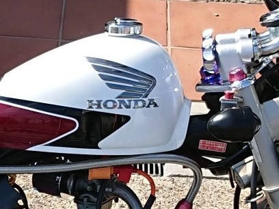 ホンダ 純正 Cb400sf スペシャル エディション専用立体タンクステッカー のパーツレビュー モンキー びんぼーgarageyone みんカラ