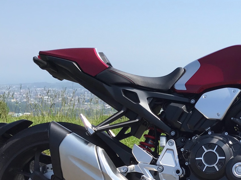 ホンダ 純正 シングルシートカウル のパーツレビュー Cb1000r Taquan みんカラ