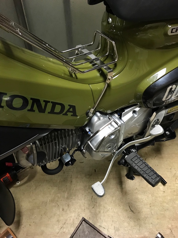 アウトスタンディングモーターサイクル エンジンガード のパーツレビュー クロスカブ Cc110 ヨコ軒 みんカラ