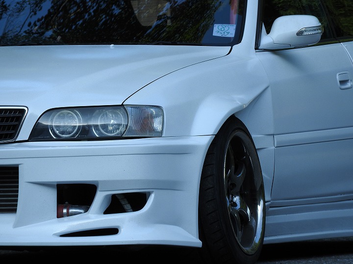 JZX100チェイサーの60MMワイドリアフェンダー左右セット｜パーツ