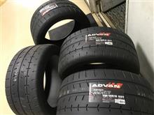 YOKOHAMA ADVAN A052 295/35R18 のパーツレビュー
