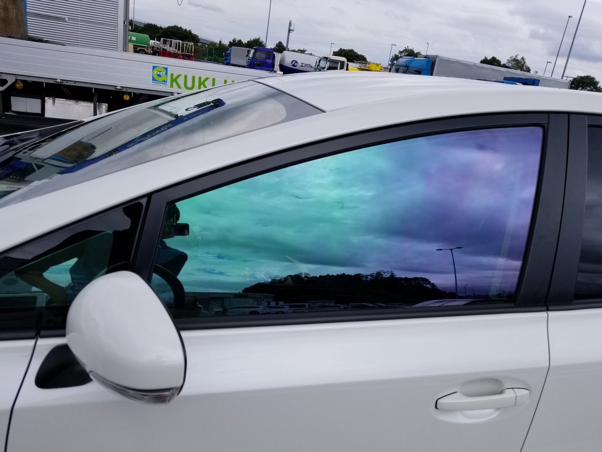 カーフィルム専門店りーど フロントサイドガラス ゴースト2 のパーツレビュー プリウスa ゆうま Rav4 みんカラ