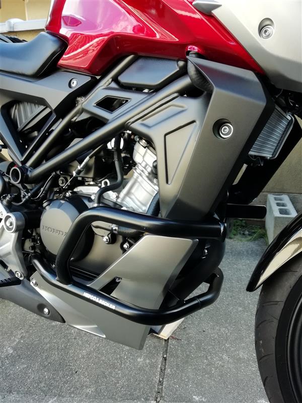 ヘプコ ベッカー エンジンガード のパーツレビュー Cb125r 原付2種人 みんカラ