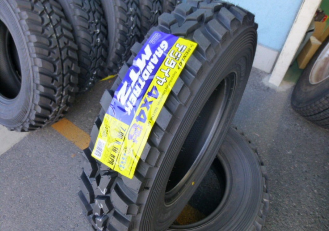 高価値セリー DUNLOP R16LT 7.00 GRANDTREK GRANDTREK 背面タイヤ（DUNLOP MT2 タイヤ・ホイール