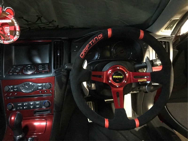 momo RACE (320mm) ハンドル交換（日産 スカイラインクーペ・V36