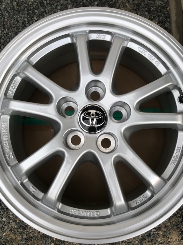 トヨタ(純正) 50系プリウス 15インチアルミホイール のパーツレビュー 