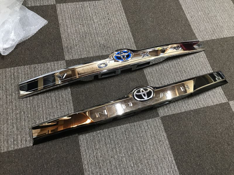 超特価激安の商品をすべて トヨタ(純正) のパーツ リアガーニッシュ 80系後期ヴォクシー パーツ
