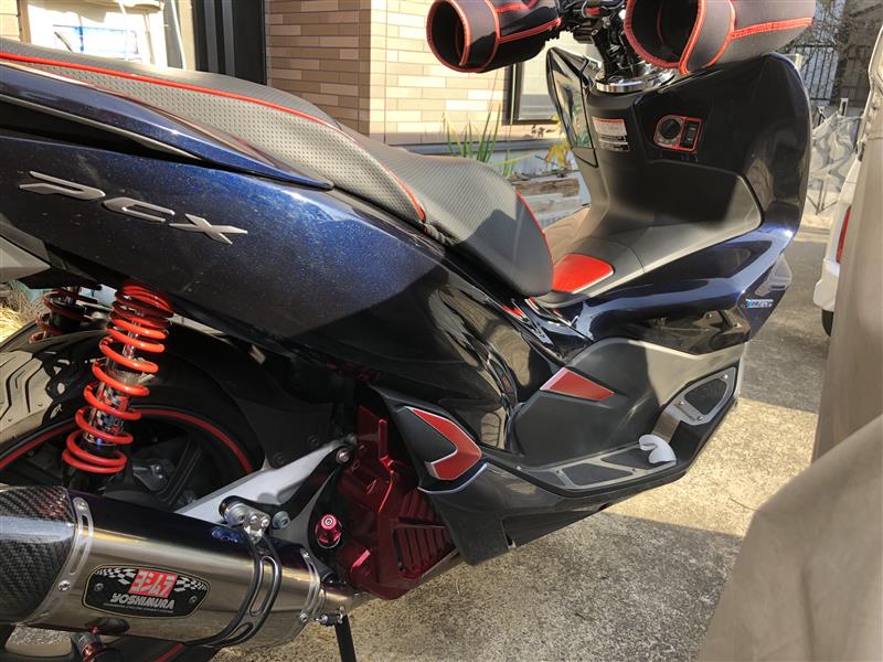 Adio ダンデムカーボンシート 赤 Pcx125 ４型リアルカーボンシート のパーツレビュー Pcx ハイブリッド のんのん みんカラ