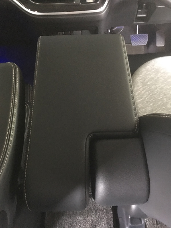 ホンダ 純正 運転席アームレスト のパーツレビュー オデッセイ E D Y みんカラ