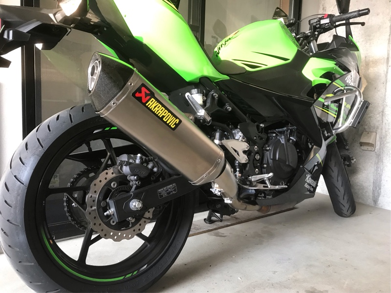 AKRAPOVIC スリップオンマフラー　ニンジャ400