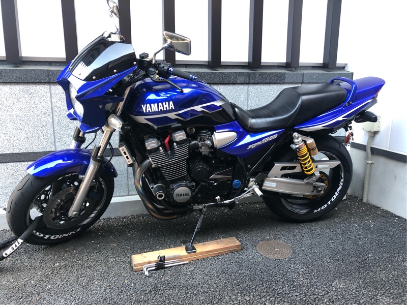 YAMAHA純正 サイドカバー のパーツレビュー | XJR1300(joeworks