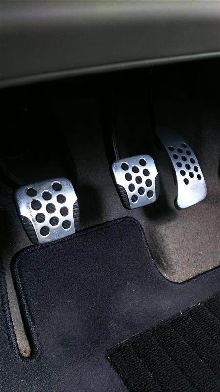 日産純正部品 12SR純正アルミペダル のパーツレビュー | マーチ