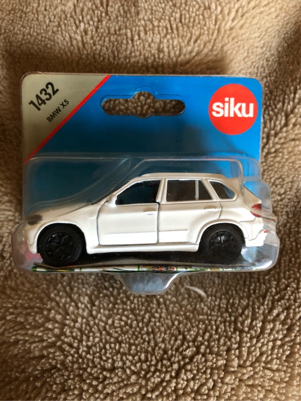 BMW ミニカー x5 1/18