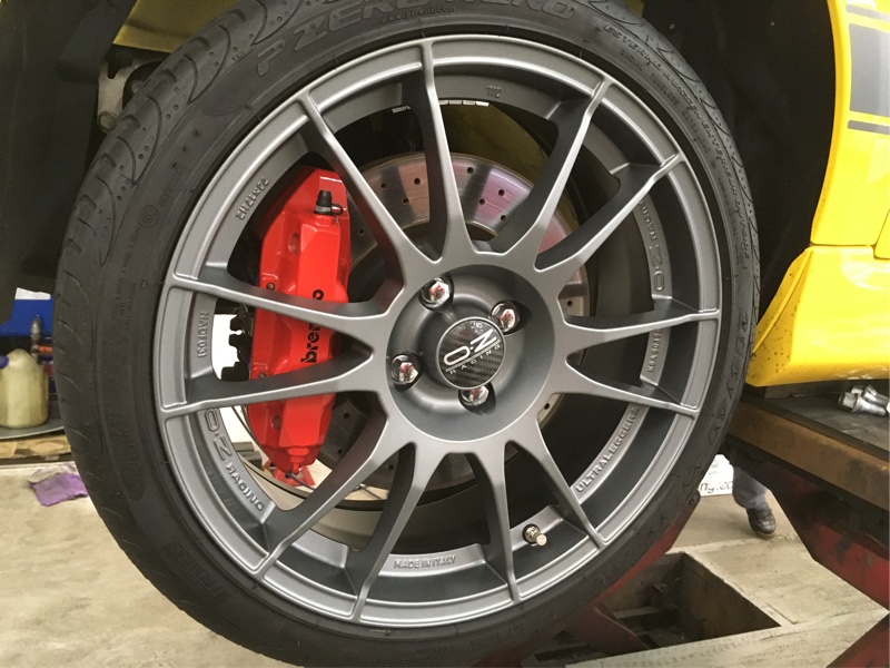 行列のできるレビュー商品、集めました。高評価アイテム Racing O・Z / O・Z ULTRALEGGERA 595 | のパーツレビュー タイヤ・ホイール