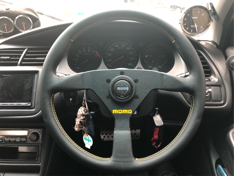 momo モモ社ステアリング ヴェローチェ φ350 品質が完璧 7040円