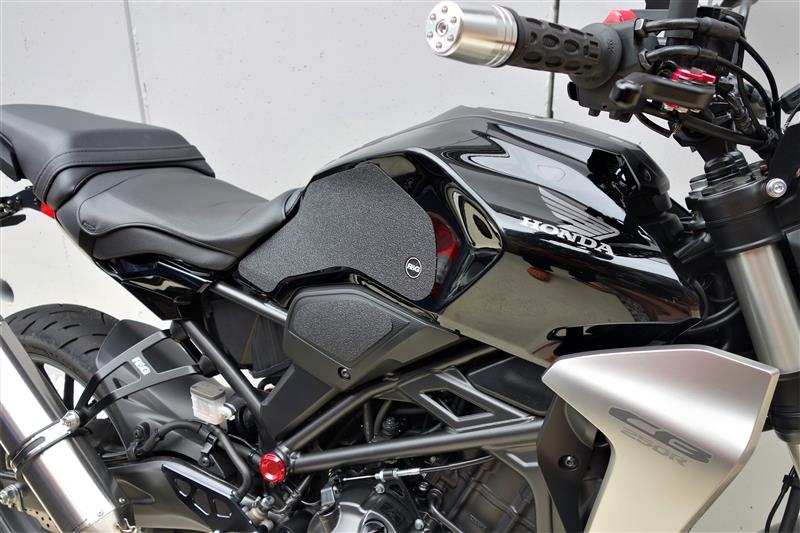 R G トラクションパッド ブラック Cb300r 18 Rg Ezrg343bl のパーツレビュー Cb250r Succhie みんカラ