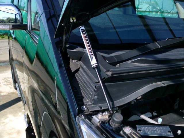 ボンネットダンパー BLACK SHAFT AUTO FLAGS(オートフラッグス)の ボンネットダンパー BLACK SHAFT AUTO FLAGS(オートフラッグス)の