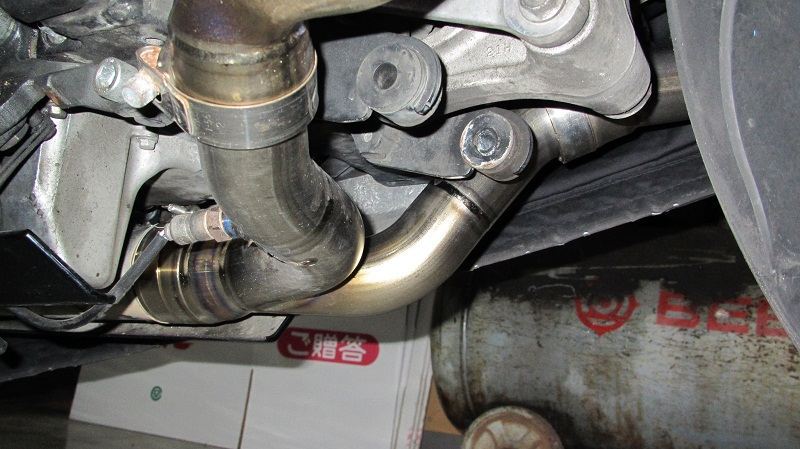 Optional Link Pipe AKRAPOVIC(アクラポビッチ)のセンターパイプの ...
