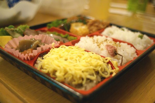試し撮り。弁当です。
