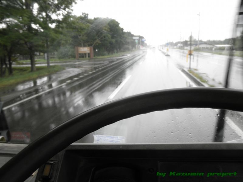 あー、やっぱこんな日に限って雨降るもなー。